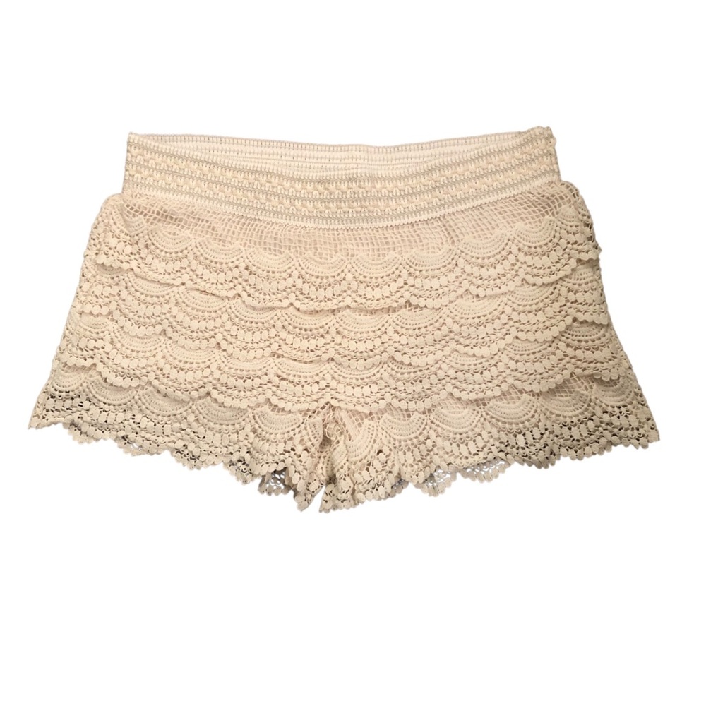 Cream Crochet Shorts Size M Boho Festival Cottagecore